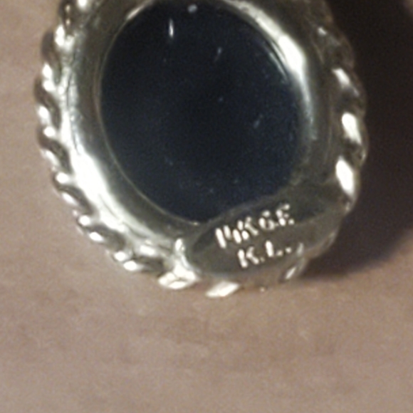 Elegant Black and Gold Jewelry Set - Picture 13 of 13